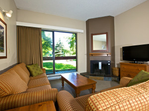 Whistler suite living room in Tantalus Lodge